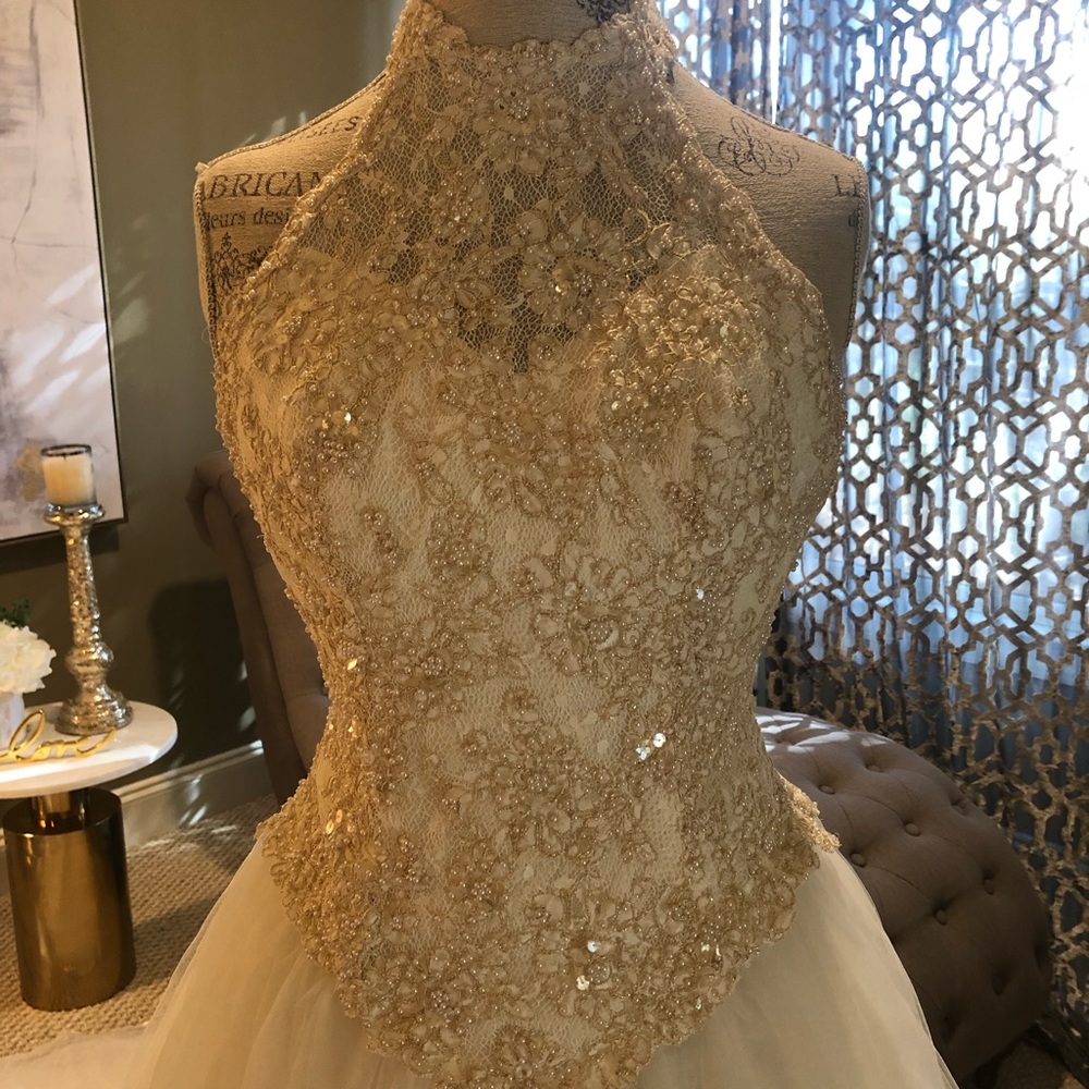 HOUSE OF BIANCHI IVORY BALL GOWN WEDDING DRESS - Picture 3 of 8